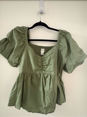 Green Puff-Sleeve Peplum Top